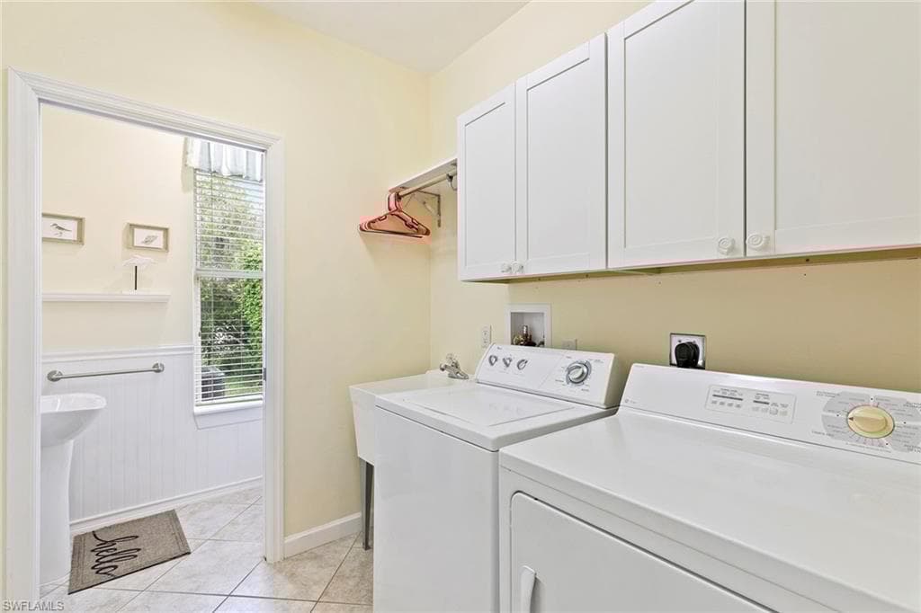 552 Century Dr, Marco Island, FL 34145-24