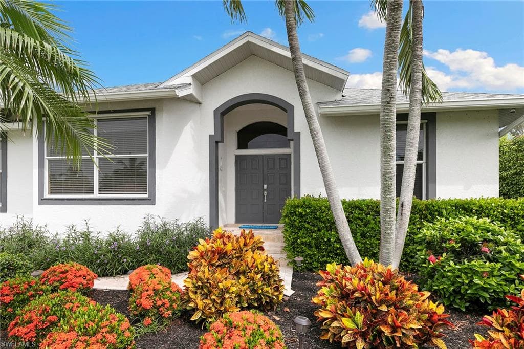 552 Century Dr, Marco Island, FL 34145-3