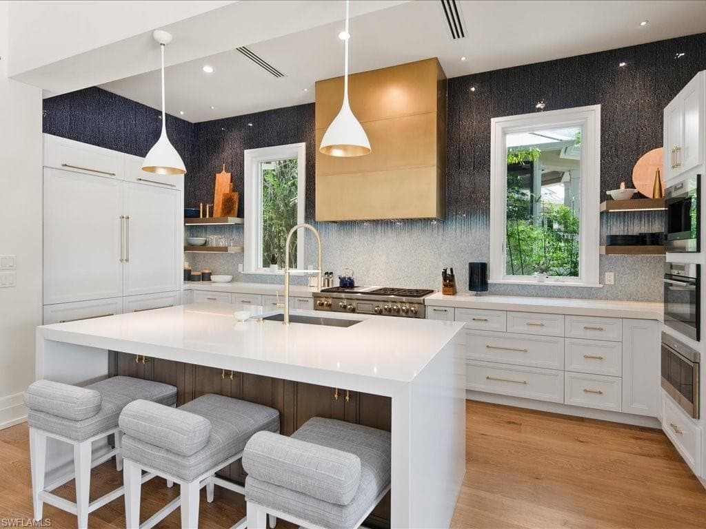 185 North Lake Dr, Naples, FL 34102-19