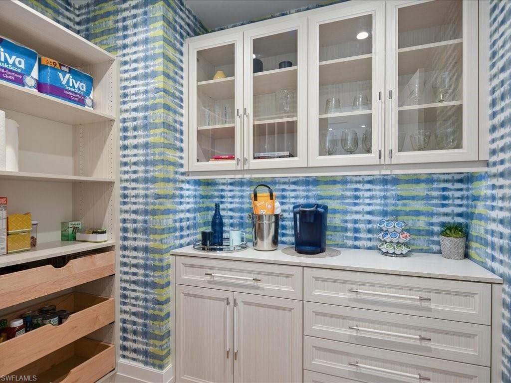 185 North Lake Dr, Naples, FL 34102-21