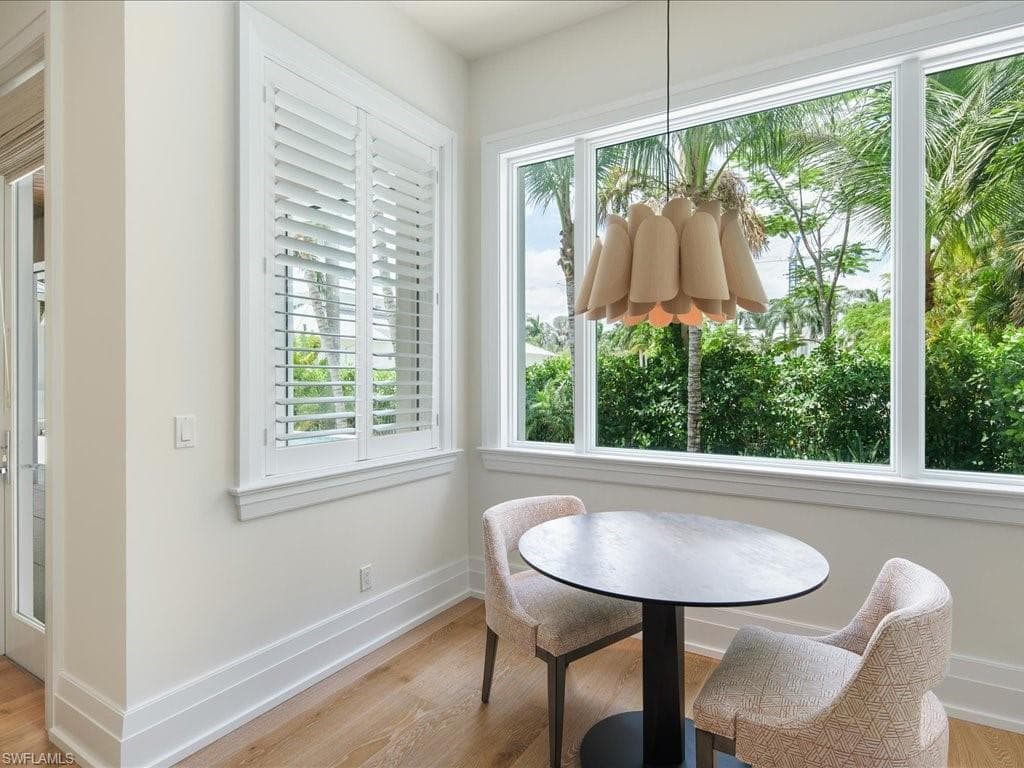 185 North Lake Dr, Naples, FL 34102-31