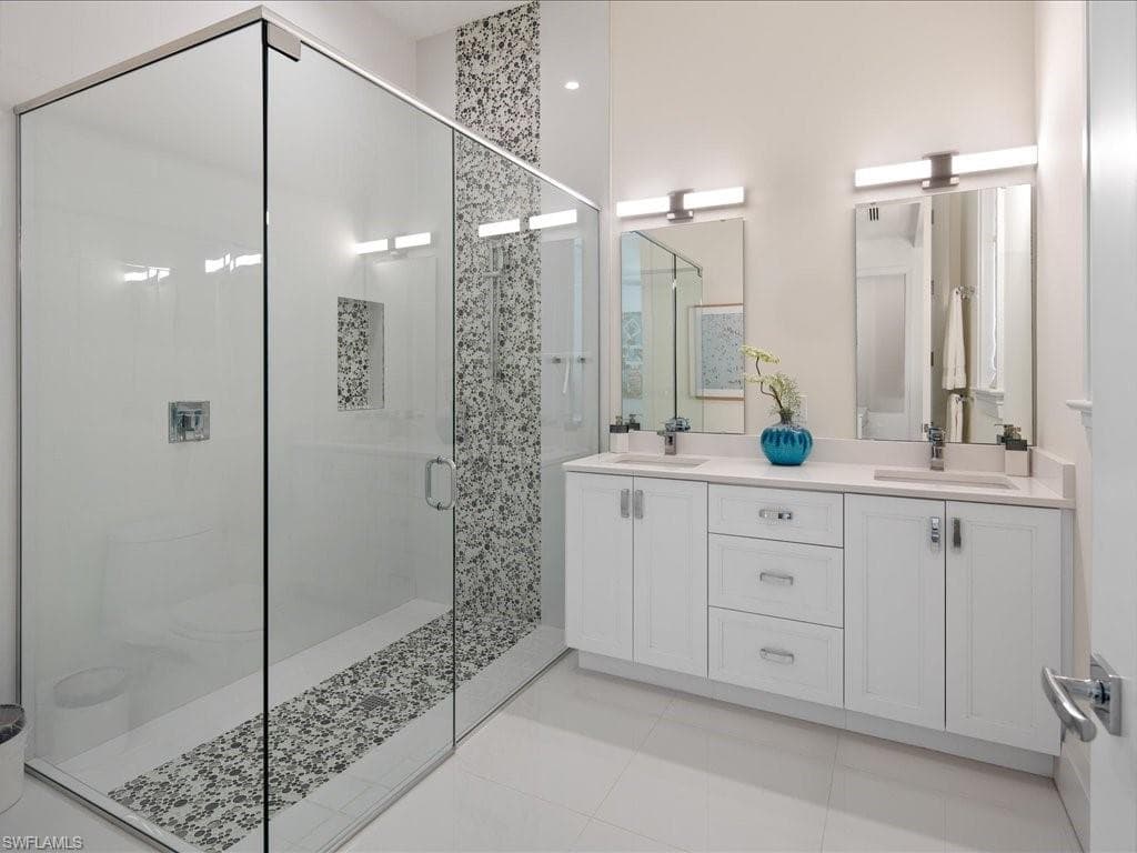 185 North Lake Dr, Naples, FL 34102-42