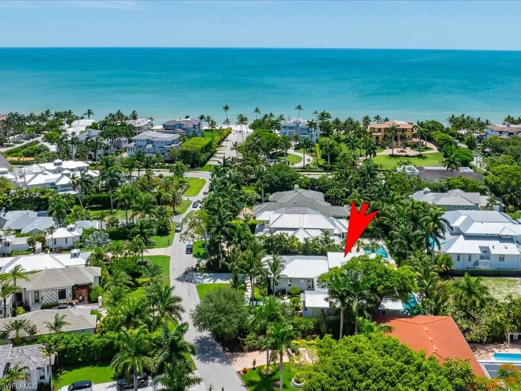 185 North Lake Dr, Naples, FL 34102-46