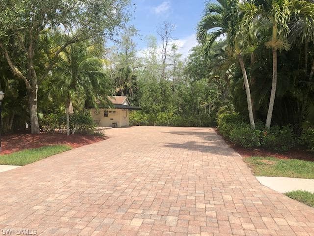 4411 Southern Breeze Dr, Naples, FL 34114-2
