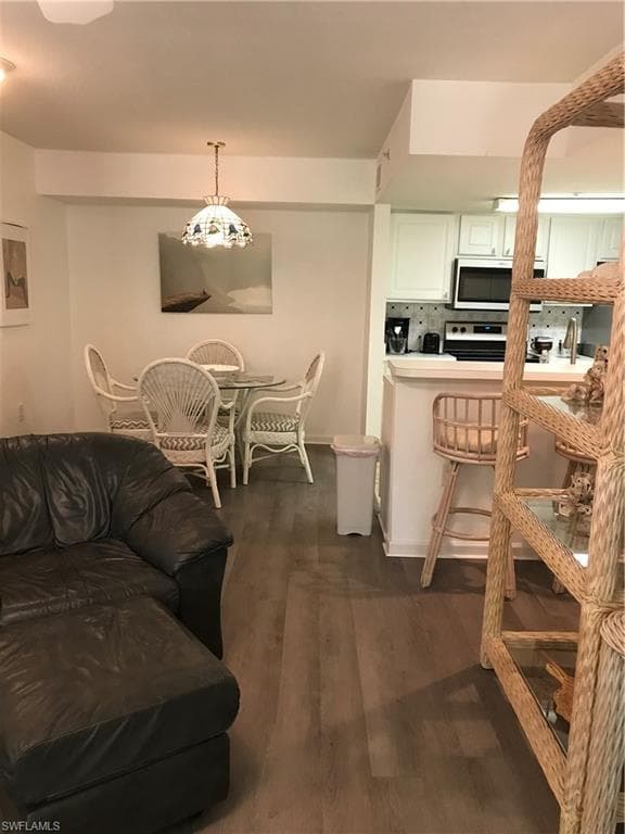 4122 Residence Dr 102, Fort Myers, FL 33901-19