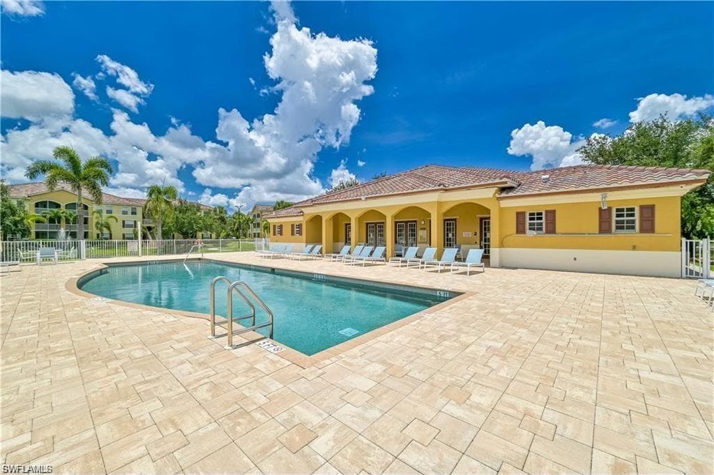 4122 Residence Dr 102, Fort Myers, FL 33901-3