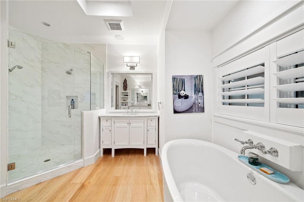 383 4th Ave S, Naples, FL 34102-21