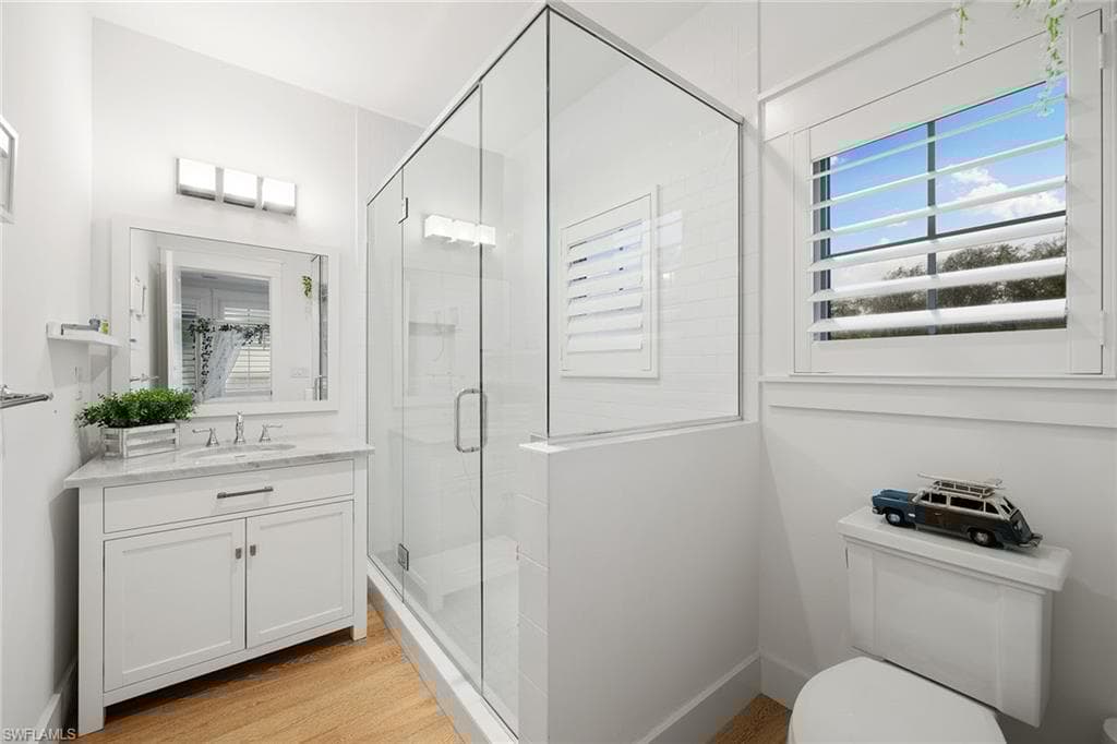 383 4th Ave S, Naples, FL 34102-26