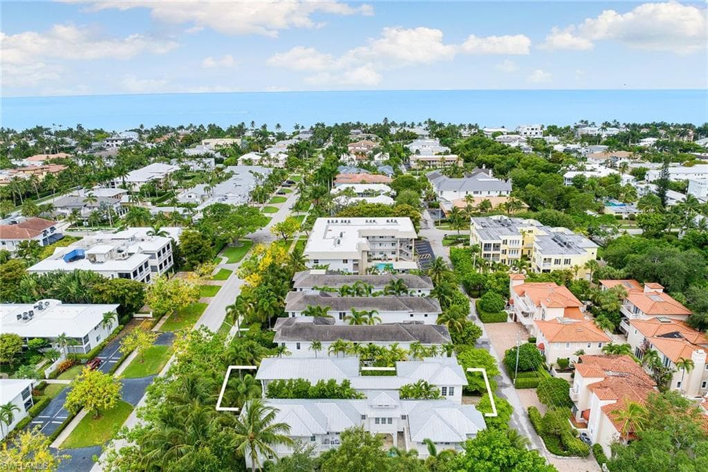 383 4th Ave S, Naples, FL 34102-38