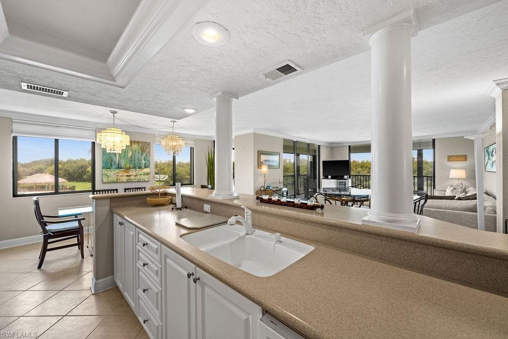 15 Bluebill Ave 102, Naples, FL 34108-9