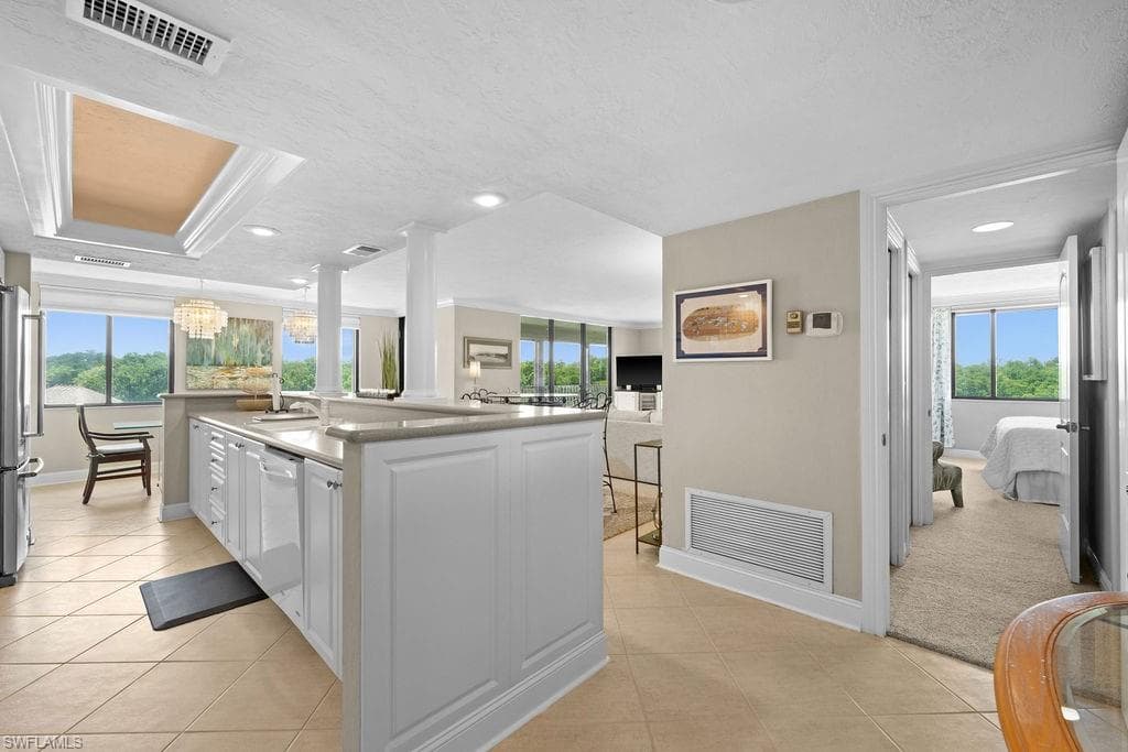 15 Bluebill Ave 102, Naples, FL 34108-11