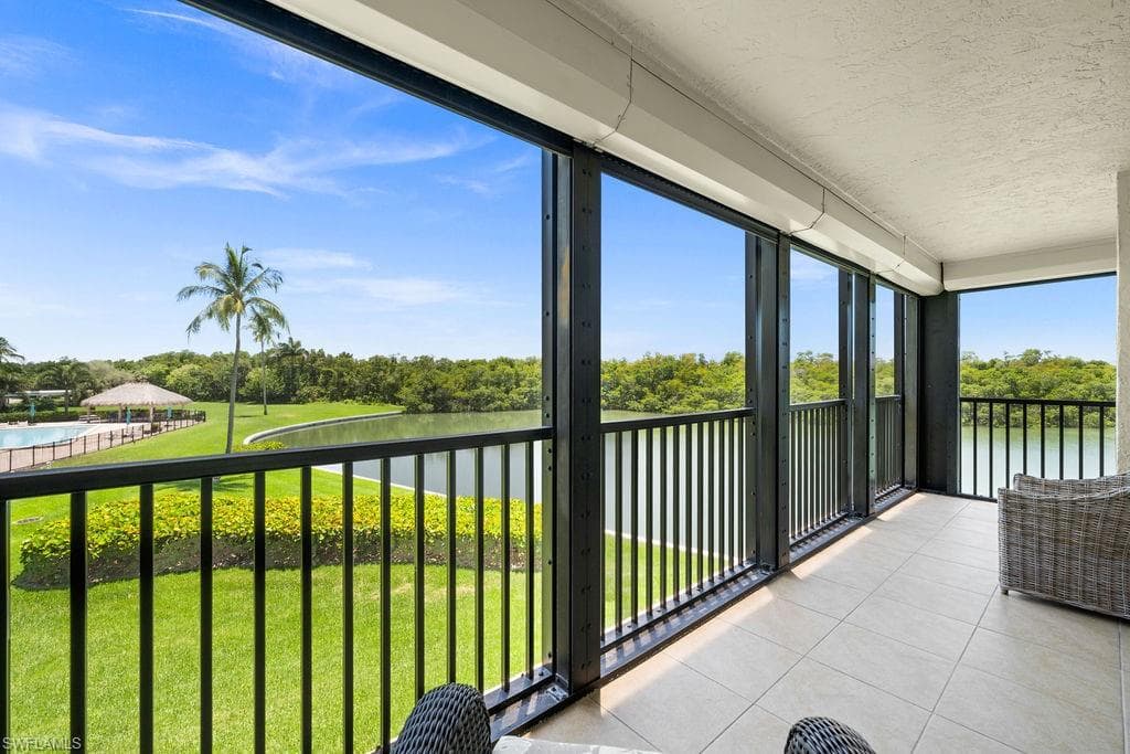 15 Bluebill Ave 102, Naples, FL 34108-30