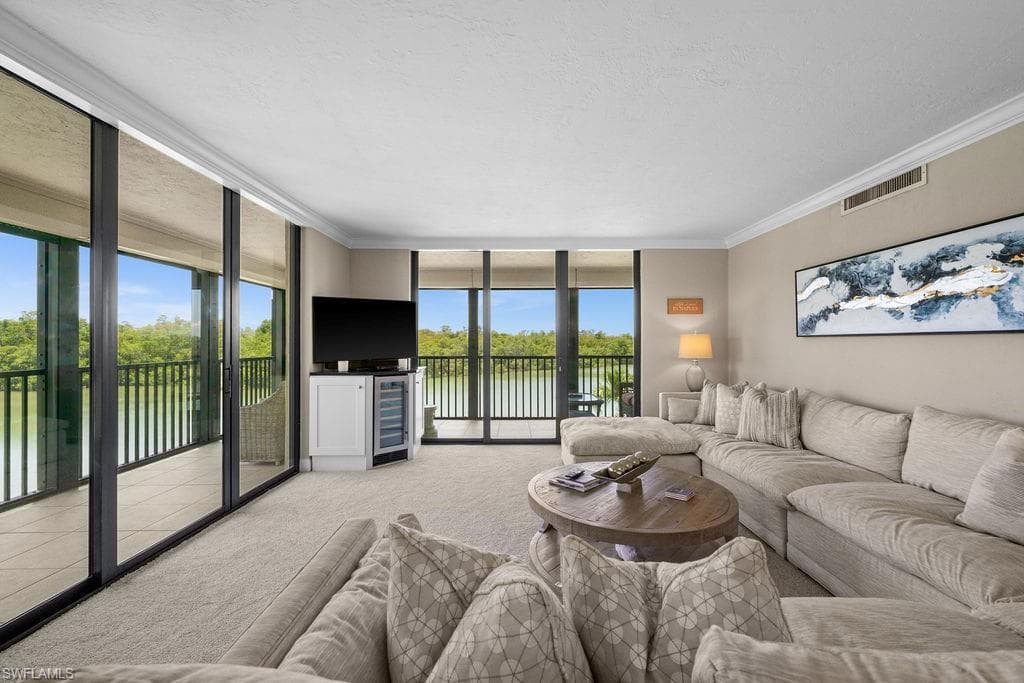 15 Bluebill Ave 102, Naples, FL 34108-3