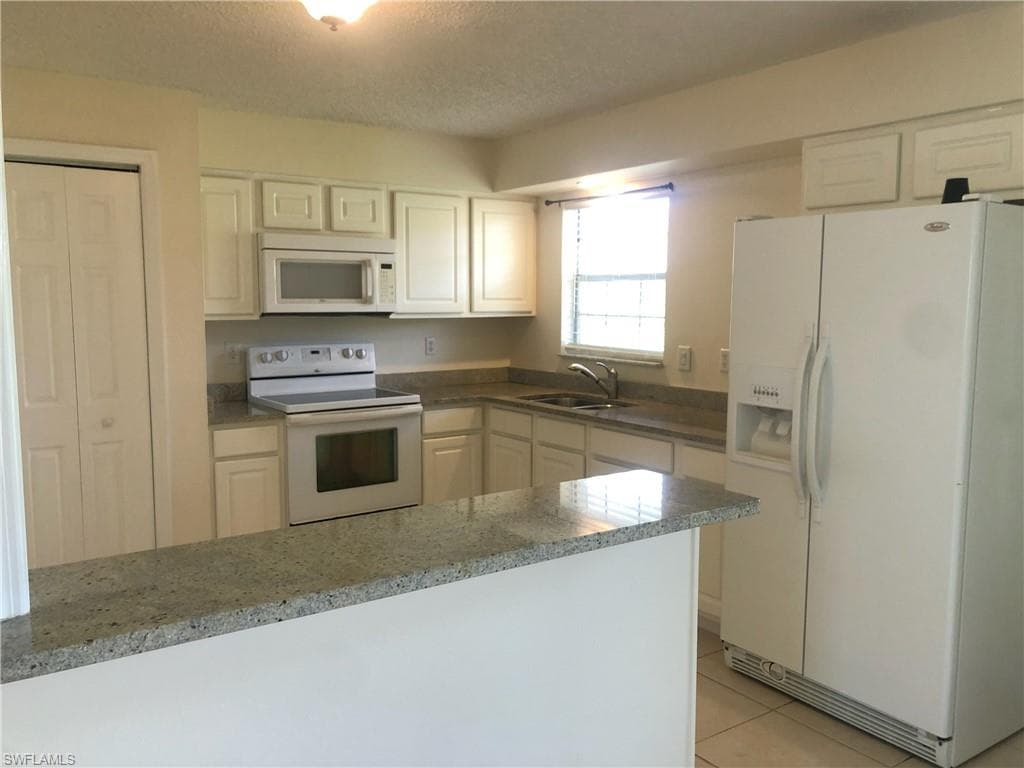 3325 Airport Rd N Q1, Naples, FL 34105-5