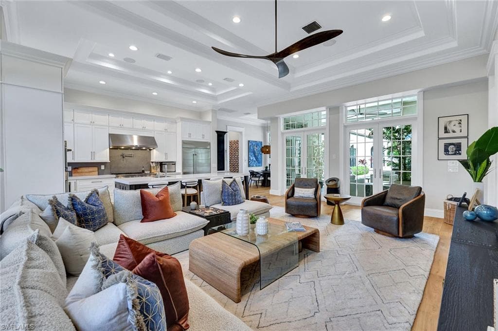 709 Teal Ct, Naples, FL 34108-7