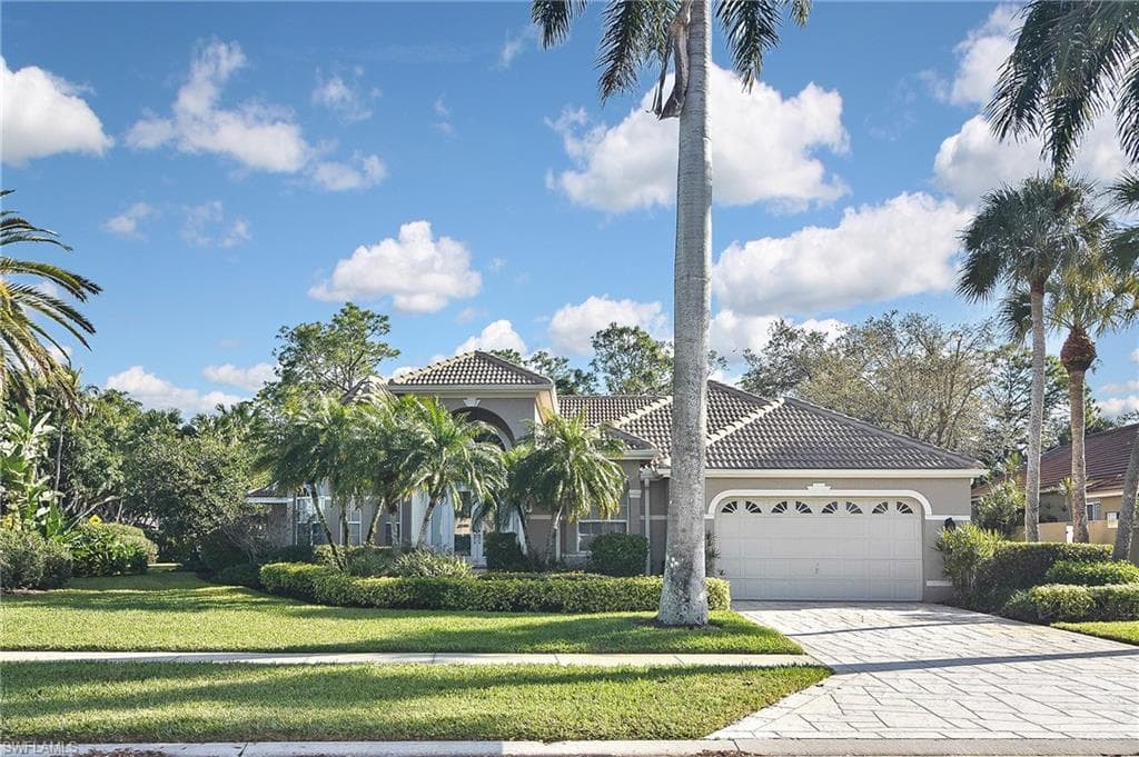 8928 Lely Island Cir, Naples, FL 34113-1
