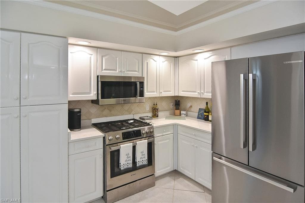 8928 Lely Island Cir, Naples, FL 34113-31