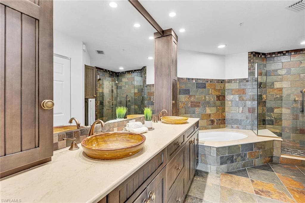 260 Barefoot Beach Blvd 305, Bonita Springs, FL 34134-14