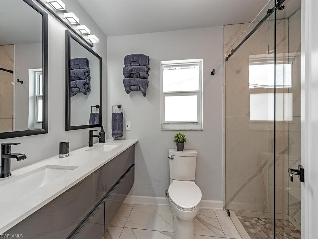 714 109th Ave N, Naples, FL 34108-9