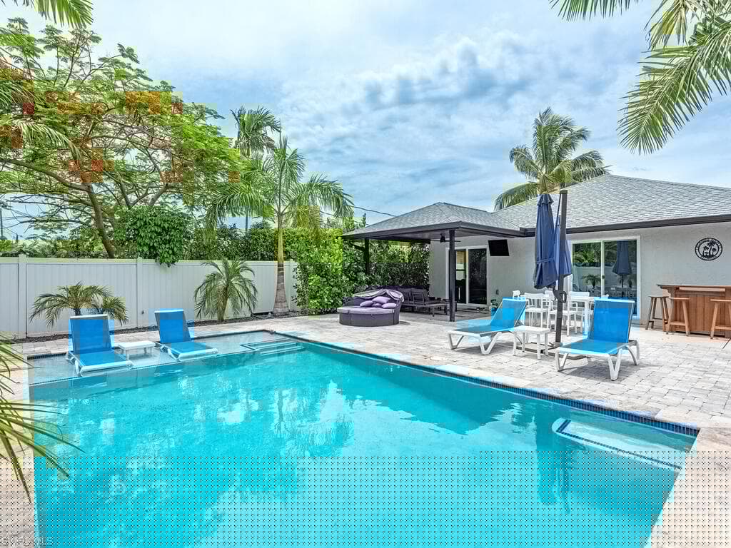 714 109th Ave N, Naples, FL 34108-2