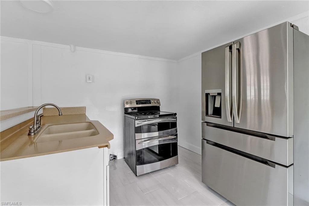 120 Grassy Key Ln 38, Naples, FL 34114-12