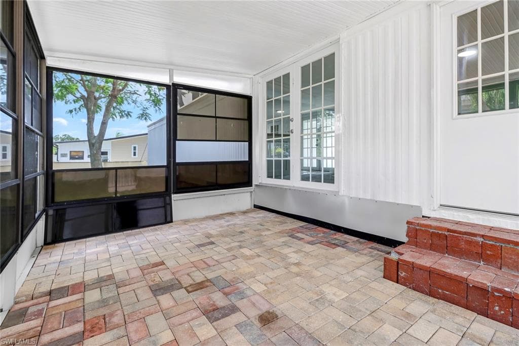 120 Grassy Key Ln 38, Naples, FL 34114-19