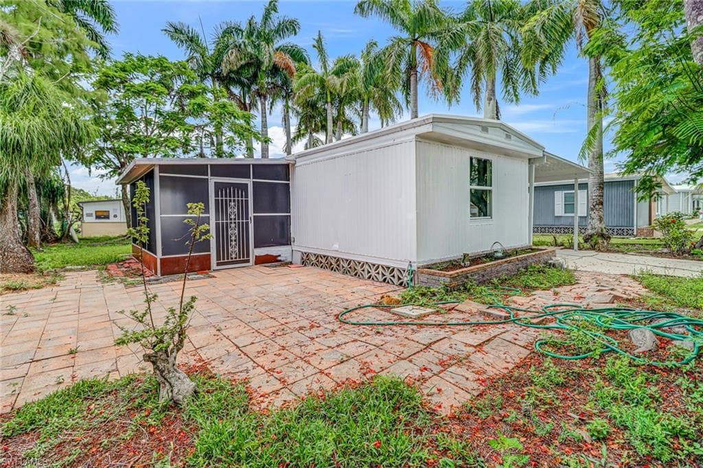 120 Grassy Key Ln 38, Naples, FL 34114-26