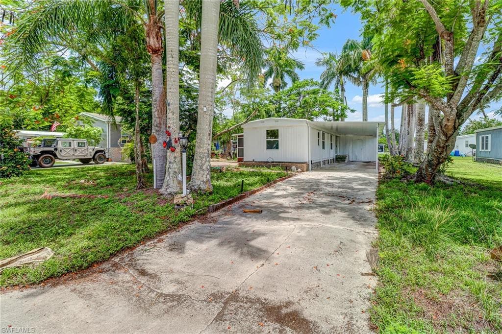 120 Grassy Key Ln 38, Naples, FL 34114-2