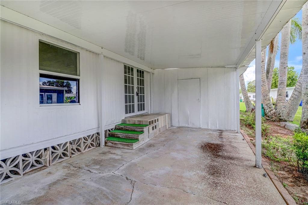 120 Grassy Key Ln 38, Naples, FL 34114-4