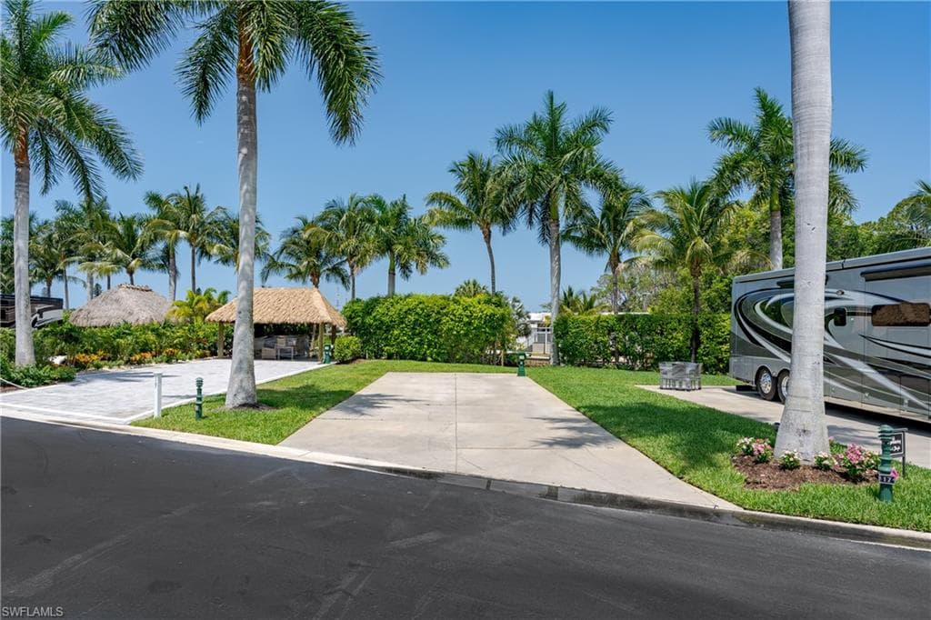 13375 Snook Cir, Naples, FL 34114-16