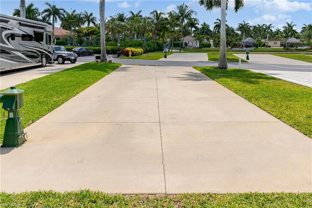 13375 Snook Cir, Naples, FL 34114-34