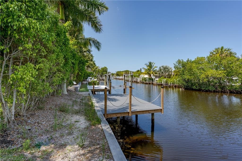 13375 Snook Cir, Naples, FL 34114-8