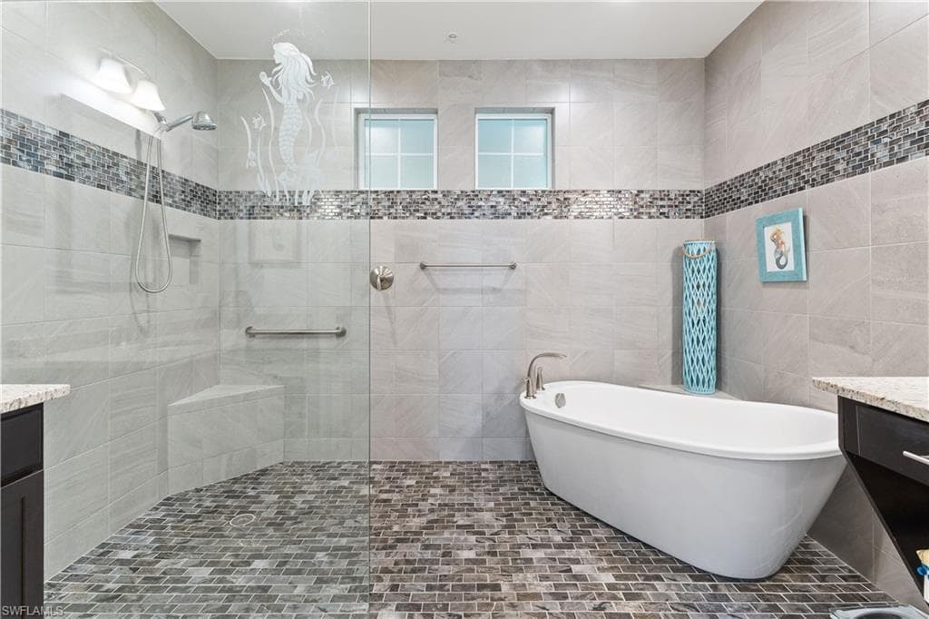21460 Strada Nuova Cir B214, Estero, FL 33928-9