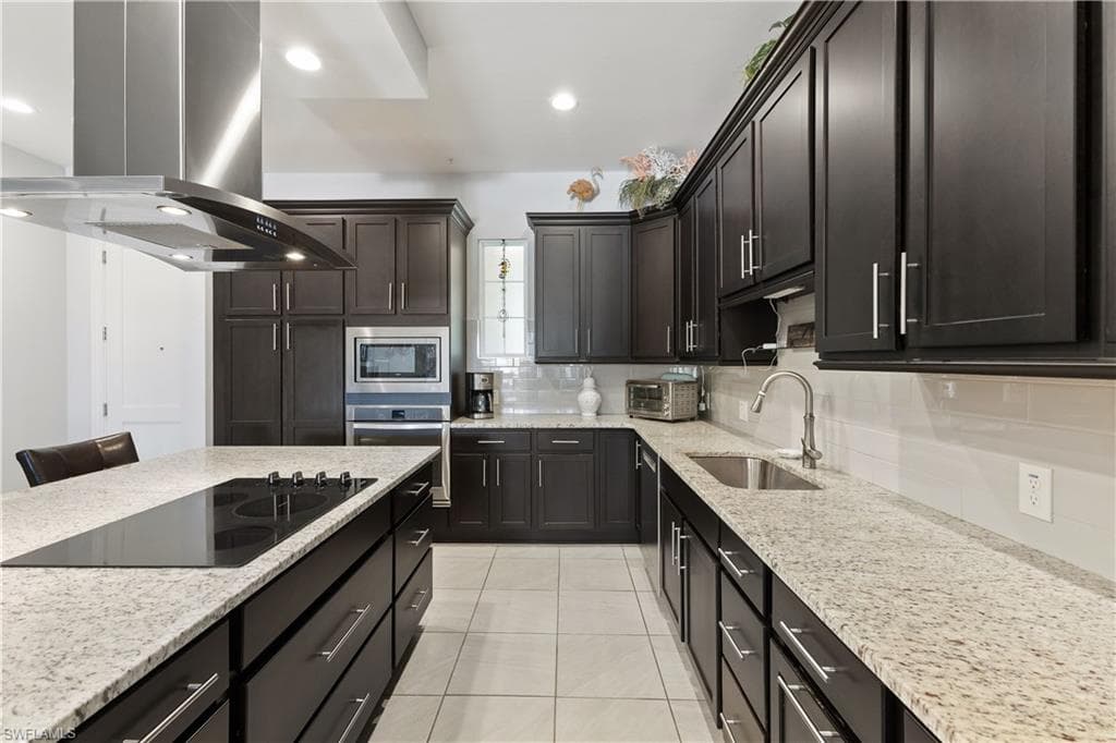 21460 Strada Nuova Cir B214, Estero, FL 33928-5