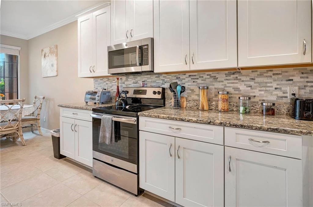 9440 Benvenuto Ct 102, Naples, FL 34119-11