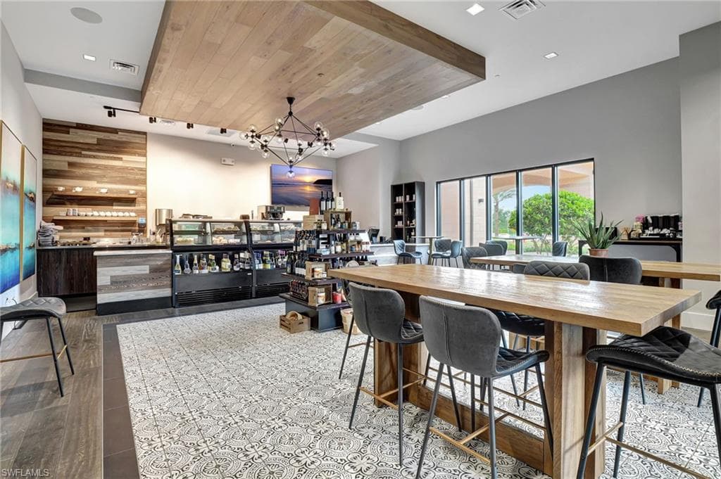 9440 Benvenuto Ct 102, Naples, FL 34119-32