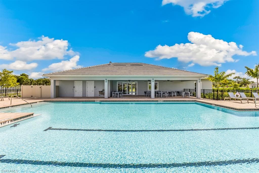 343 Grace Bay Ln, Naples, FL 34114-19