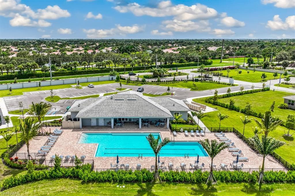 343 Grace Bay Ln, Naples, FL 34114-24