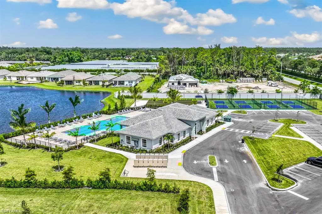 343 Grace Bay Ln, Naples, FL 34114-29