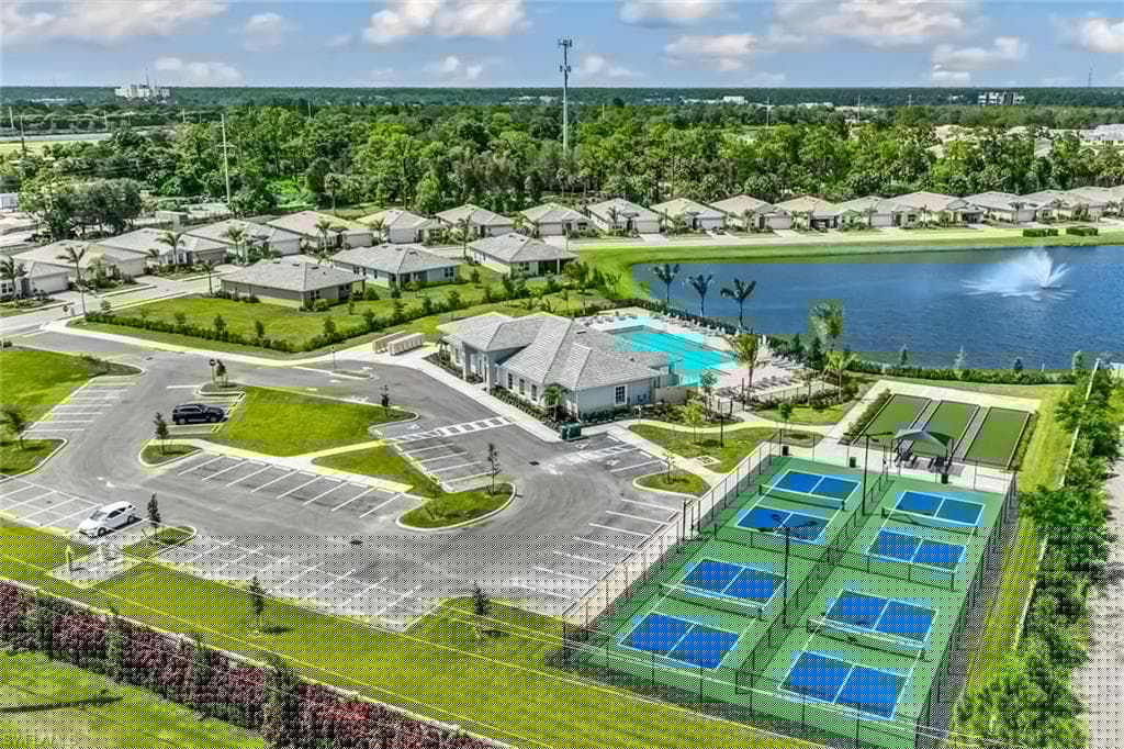 343 Grace Bay Ln, Naples, FL 34114-30