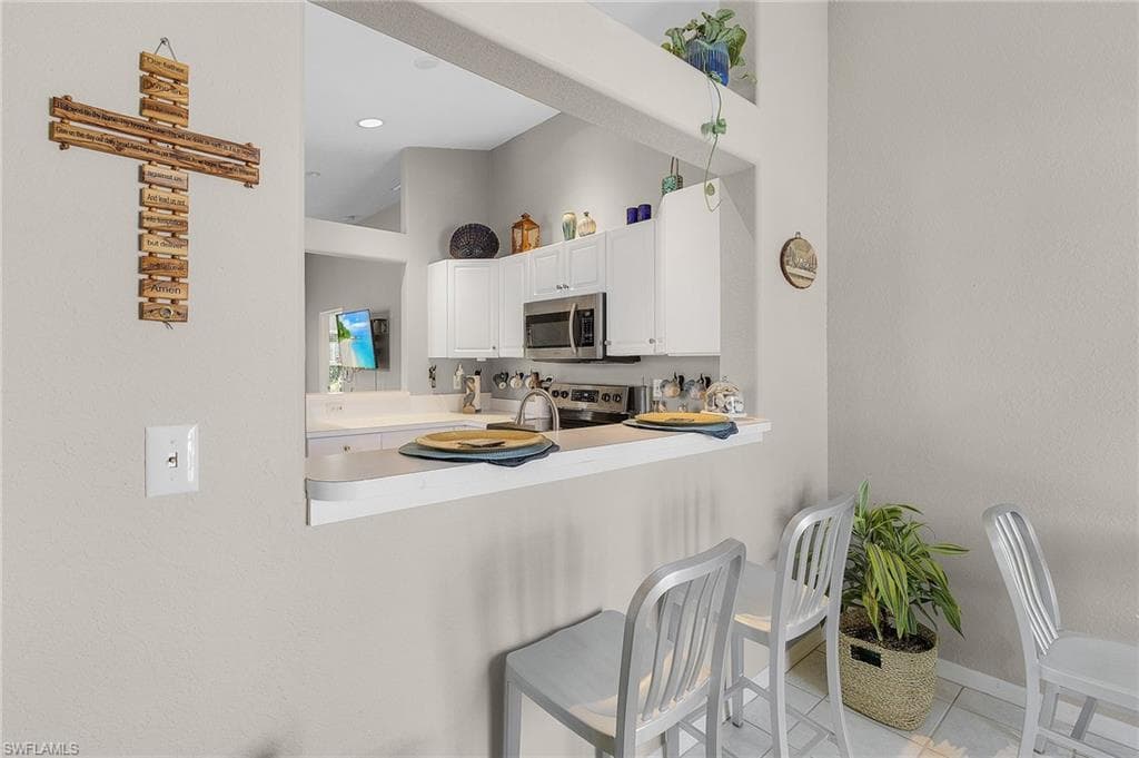 26699 Little John Ct 63, Bonita Springs, FL 34135-4