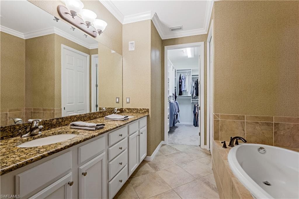8949 Malibu St 302, Naples, FL 34113-10