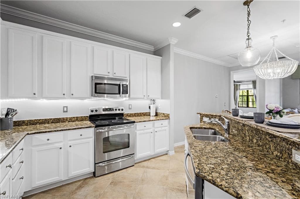 8949 Malibu St 302, Naples, FL 34113-6