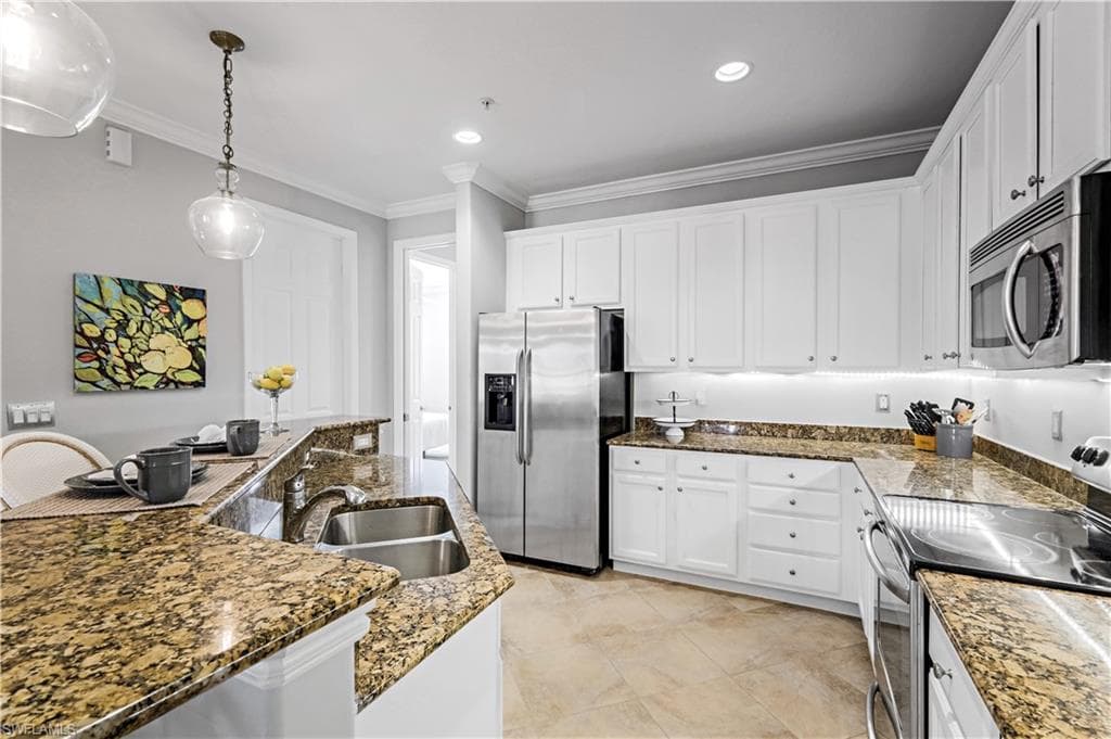 8949 Malibu St 302, Naples, FL 34113-8