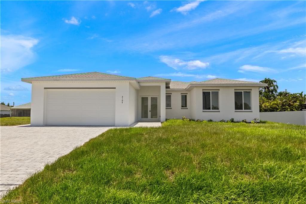 2104 Embers Pkwy W, Cape Coral, FL 33993-2