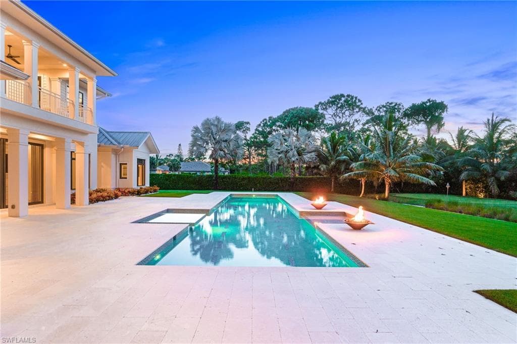 171 North St, Naples, FL 34108-3