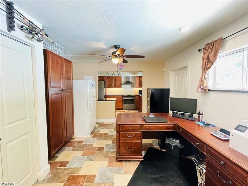 764 92nd Ave N, Naples, FL 34108-12