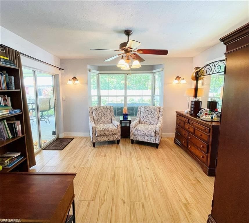 764 92nd Ave N, Naples, FL 34108-15