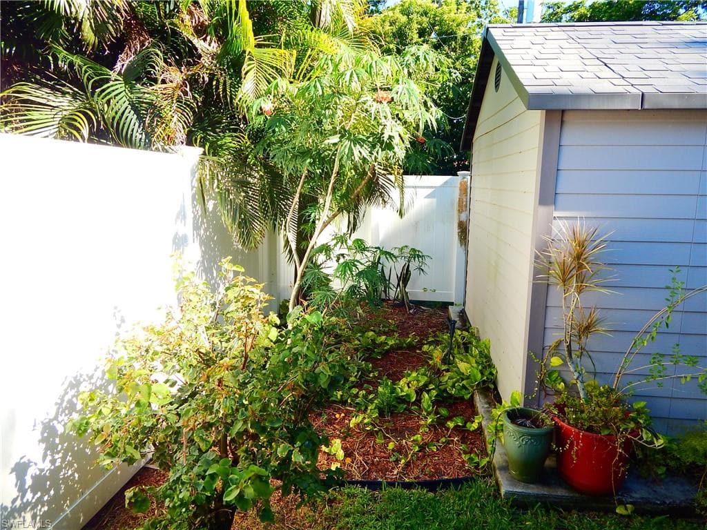764 92nd Ave N, Naples, FL 34108-18
