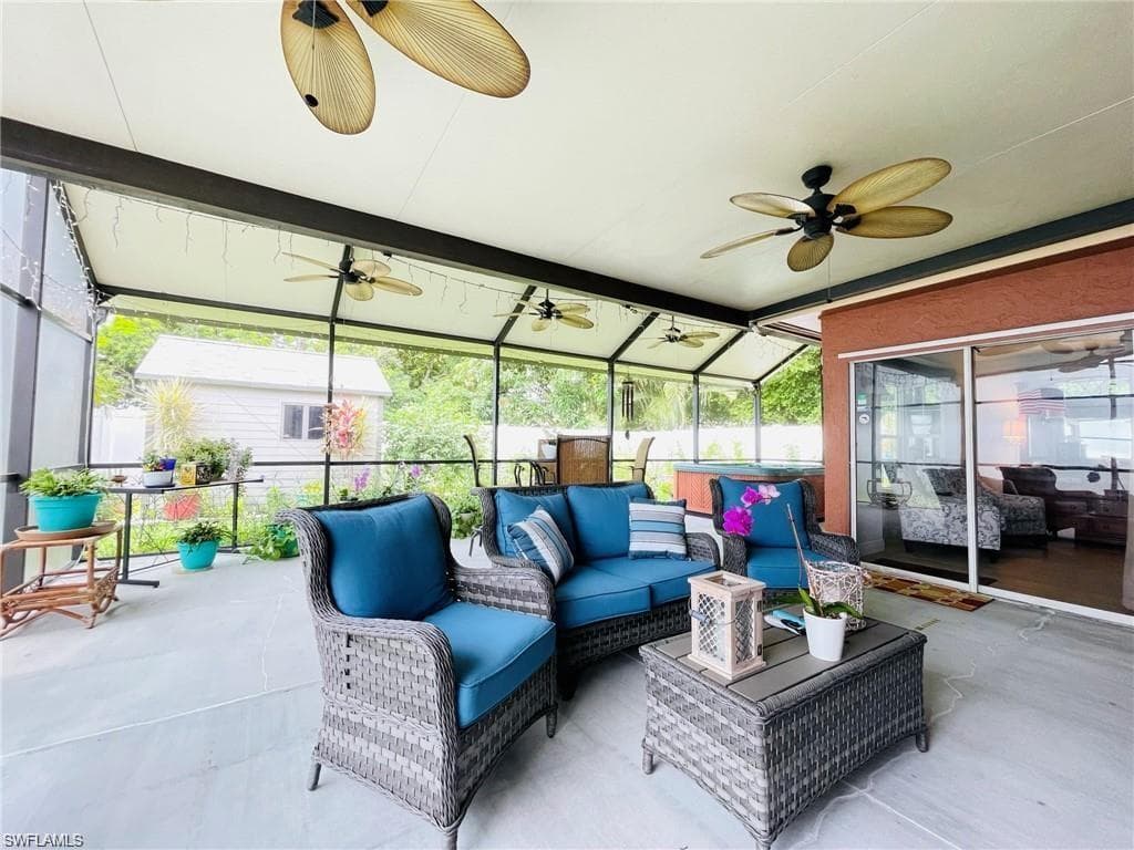 764 92nd Ave N, Naples, FL 34108-25